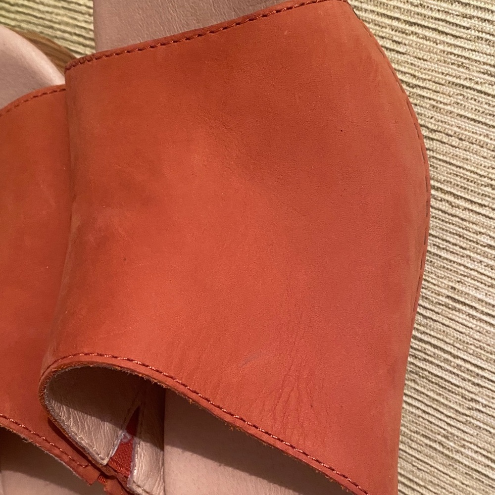 Dansko Macy Coral Leather Slide Sandals. Euro 38. Excellent Condition. - Picture 10 of 13